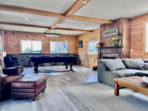 31 Blue Bay Lane, Kawartha Lakes, ON - Indoor Photo Showing Living Room