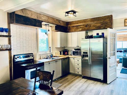 31 Blue Bay Lane, Kawartha Lakes, ON - Indoor Photo Showing Kitchen