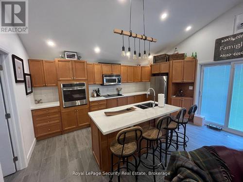 1512 Holborn Road, East Gwillimbury, ON - Indoor Photo Showing Kitchen With Stainless Steel Kitchen With Double Sink