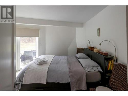 16709 Maki Road, Lake Country, BC - Indoor Photo Showing Bedroom