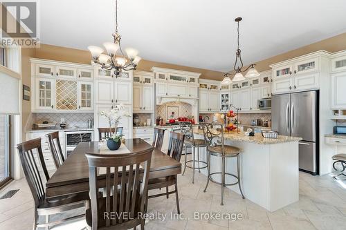 6931 Courtney Crescent, Niagara Falls (219 - Forestview), ON - Indoor Photo Showing Dining Room