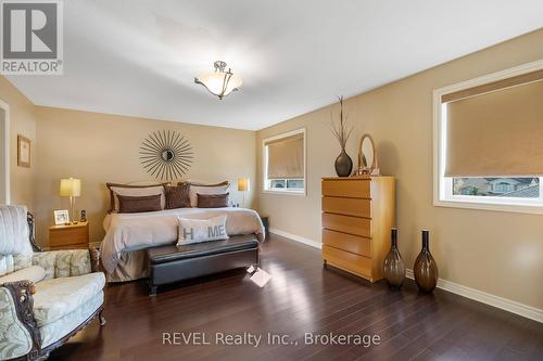 6931 Courtney Crescent, Niagara Falls (219 - Forestview), ON - Indoor Photo Showing Bedroom