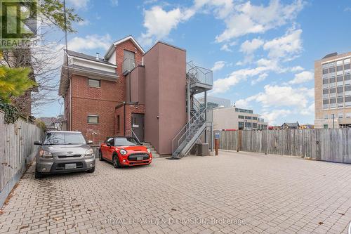 29 Chaplin Crescent, Toronto, ON - Outdoor