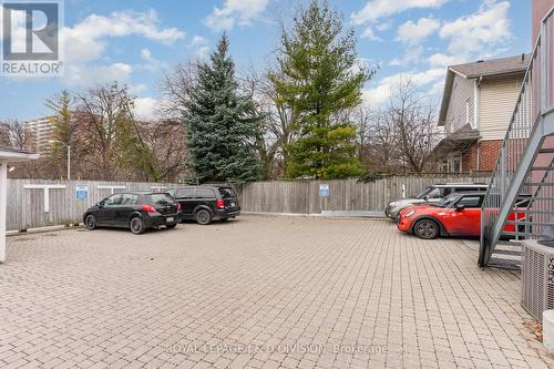 29 Chaplin Crescent, Toronto, ON - Outdoor