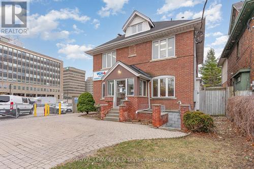 29 Chaplin Crescent, Toronto, ON - Outdoor