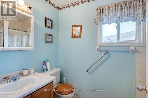 96 Riverglen Drive, Georgina, ON - Indoor Photo Showing Bathroom