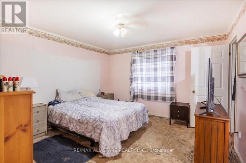 96 Riverglen Drive, Georgina, ON - Indoor Photo Showing Bedroom