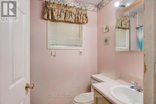 96 Riverglen Drive, Georgina, ON - Indoor Photo Showing Bathroom