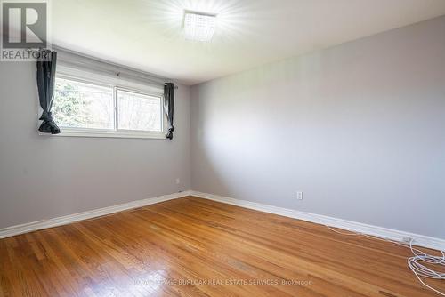 3075 Centennial Drive, Burlington, ON - Indoor Photo Showing Other Room