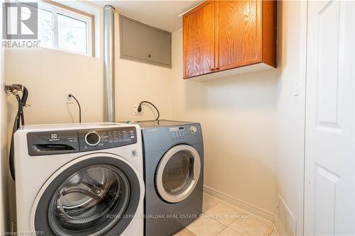 3075 Centennial Drive, Burlington, ON - Indoor Photo Showing Laundry Room