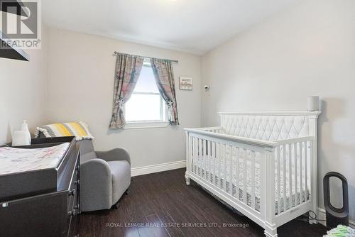 2347 Barclay Road, Burlington, ON - Indoor Photo Showing Bedroom