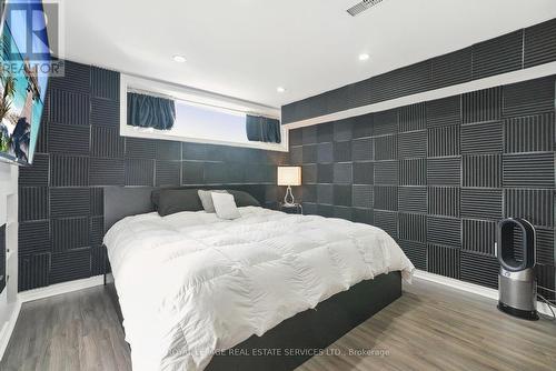 2347 Barclay Road, Burlington, ON - Indoor Photo Showing Bedroom