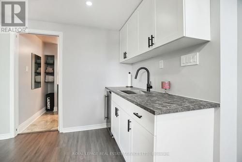 2347 Barclay Road, Burlington, ON - Indoor Photo Showing Kitchen