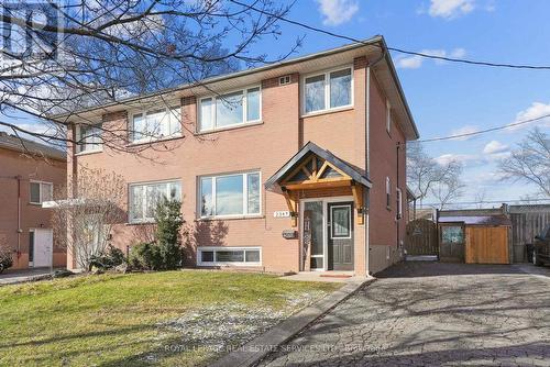 2347 Barclay Road, Burlington, ON - Outdoor