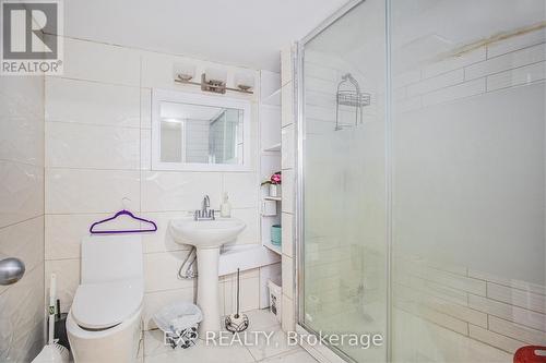 8411 Russell Road, Ottawa, ON - Indoor Photo Showing Bathroom