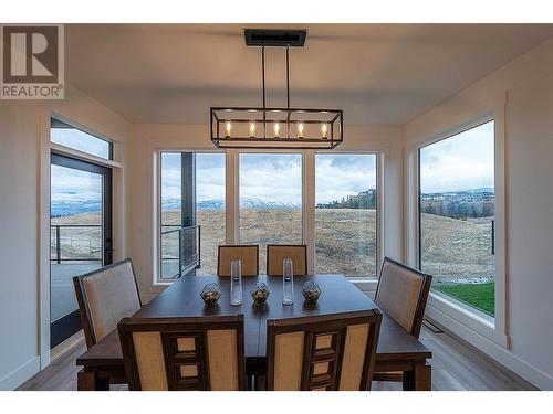 2537 Pinnacle Ridge Drive, West Kelowna, BC - Indoor Photo Showing Dining Room