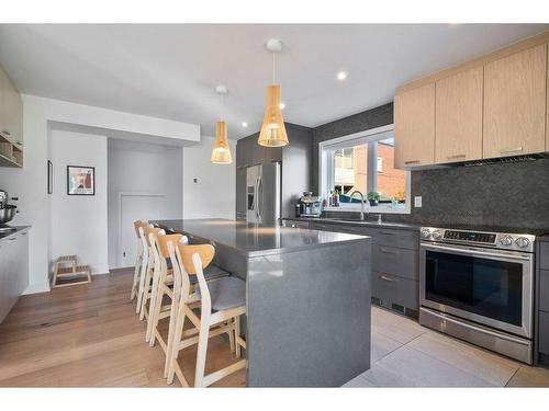 Kitchen - 31 Av. Verdi, Laval (Laval-Des-Rapides), QC - Indoor Photo Showing Kitchen With Upgraded Kitchen