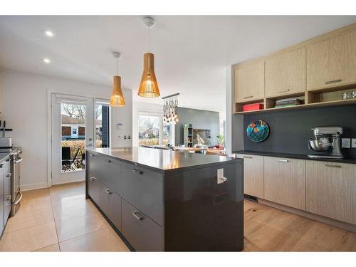 Kitchen - 31 Av. Verdi, Laval (Laval-Des-Rapides), QC - Indoor Photo Showing Kitchen With Upgraded Kitchen