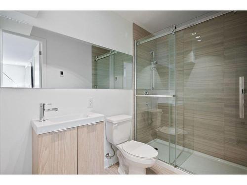 Bathroom - 31 Av. Verdi, Laval (Laval-Des-Rapides), QC - Indoor Photo Showing Bathroom