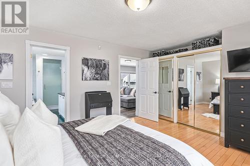 17 Trails End, Collingwood, ON - Indoor Photo Showing Bedroom