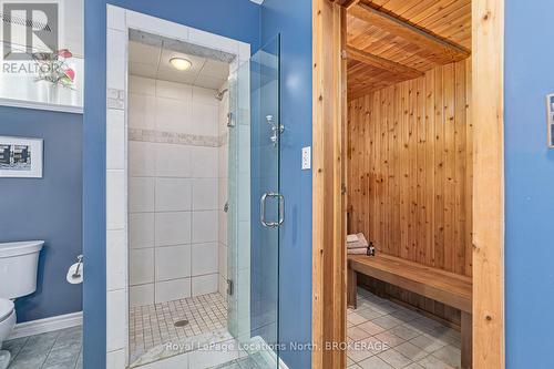 17 Trails End, Collingwood, ON - Indoor Photo Showing Bathroom