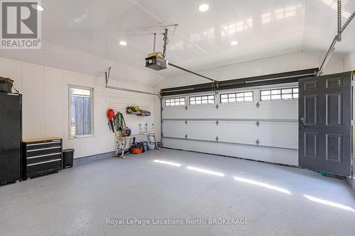 17 Trails End, Collingwood, ON - Indoor Photo Showing Garage