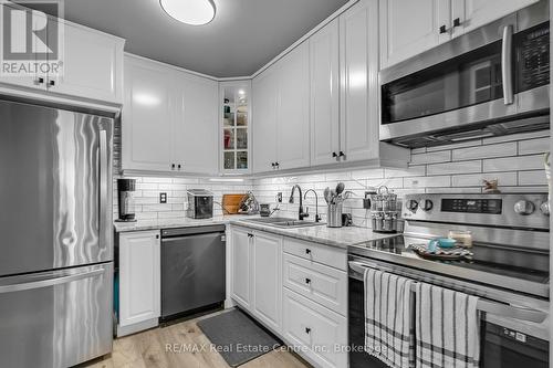 84 Wilton Road, Guelph (Waverley), ON - Indoor Photo Showing Kitchen With Stainless Steel Kitchen With Upgraded Kitchen