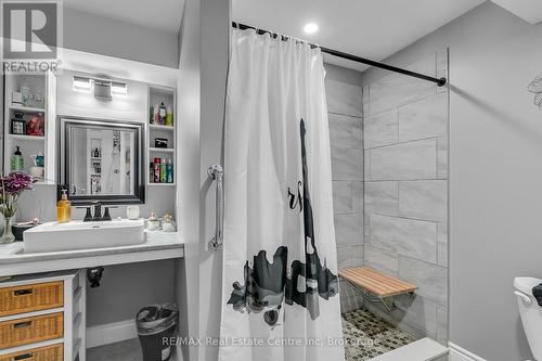 84 Wilton Road, Guelph (Waverley), ON - Indoor Photo Showing Bathroom