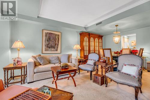 307 - 1818 Bayview Avenue, Toronto, ON - Indoor Photo Showing Living Room