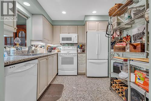 307 - 1818 Bayview Avenue, Toronto, ON - Indoor Photo Showing Kitchen With Double Sink