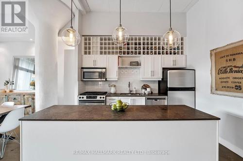 204 - 233 Carlaw Avenue, Toronto, ON - Indoor Photo Showing Kitchen With Upgraded Kitchen