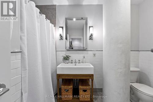 204 - 233 Carlaw Avenue, Toronto, ON - Indoor Photo Showing Bathroom