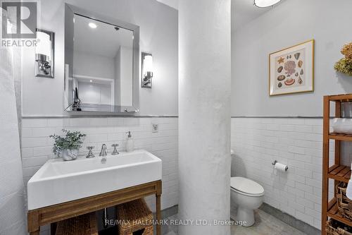 204 - 233 Carlaw Avenue, Toronto, ON - Indoor Photo Showing Bathroom