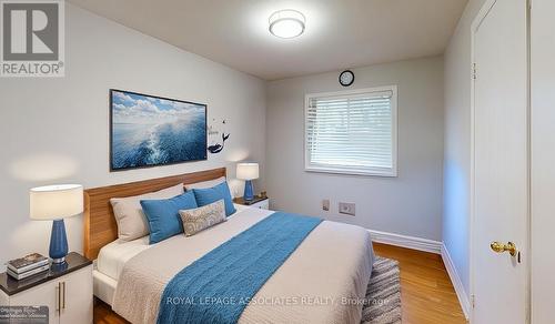 1821 Dalhousie Crescent, Oshawa, ON - Indoor Photo Showing Bedroom