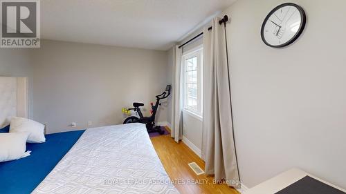 1821 Dalhousie Crescent, Oshawa, ON - Indoor Photo Showing Bedroom