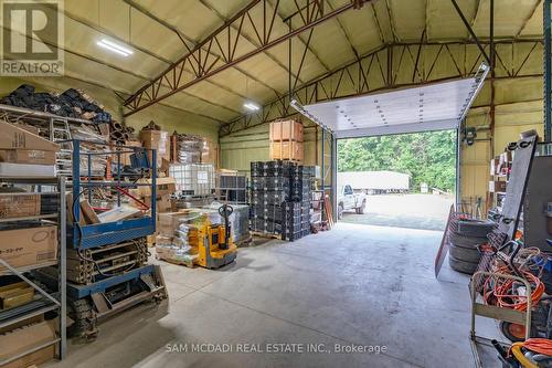 1046 6 Concession Road W, Hamilton, ON - Indoor Photo Showing Garage