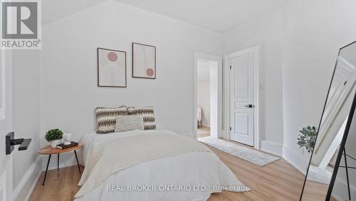 101 Murray Street, Brantford, ON - Indoor Photo Showing Bedroom