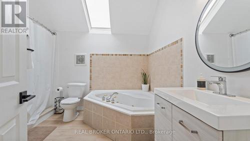 101 Murray Street, Brantford, ON - Indoor Photo Showing Bathroom