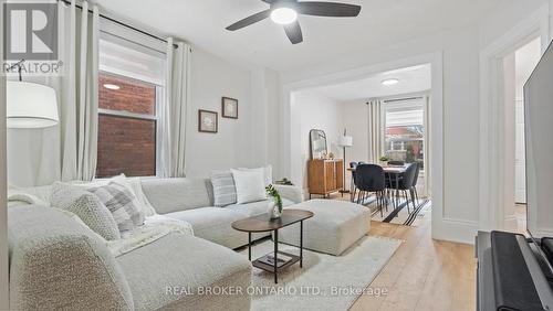 101 Murray Street, Brantford, ON - Indoor Photo Showing Living Room