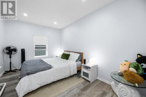 22 Catherine Street, St. Catharines, ON - Indoor Photo Showing Bedroom