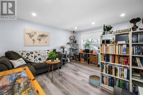 22 Catherine Street, St. Catharines, ON - Indoor Photo Showing Living Room