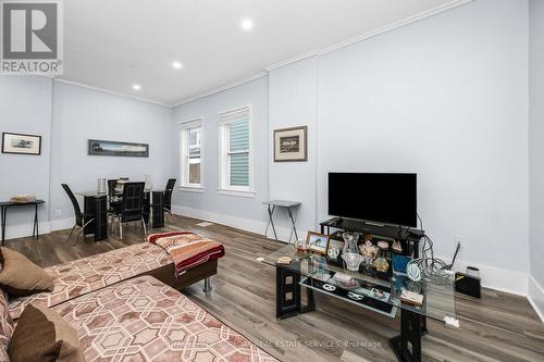 22 Catherine Street, St. Catharines, ON - Indoor Photo Showing Living Room