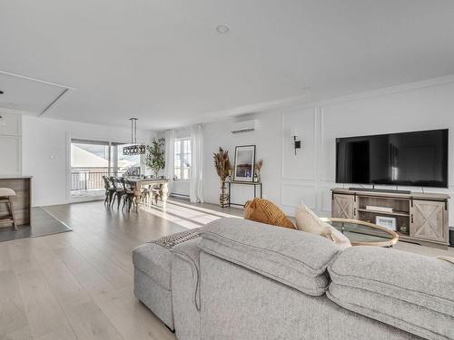 Overall view - 207 Rue Du Jaseur, Saint-Apollinaire, QC - Indoor Photo Showing Living Room