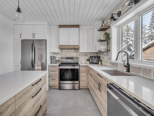 Kitchen - 207 Rue Du Jaseur, Saint-Apollinaire, QC - Indoor Photo Showing Kitchen With Upgraded Kitchen