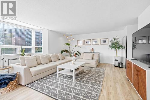 407 - 77 Baseline Road W, London, ON - Indoor Photo Showing Living Room