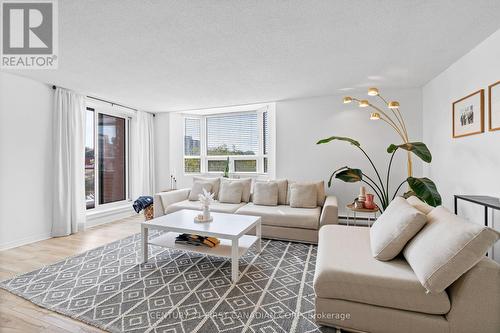 407 - 77 Baseline Road W, London, ON - Indoor Photo Showing Living Room