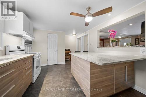 34 - 1295 Ledbury Avenue S, Ottawa, ON - Indoor Photo Showing Kitchen