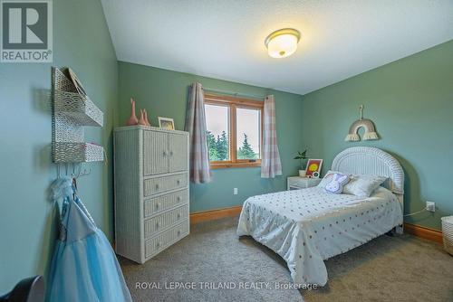 39564 Fingal Line, Southwold (Southwold Town), ON - Indoor Photo Showing Bedroom