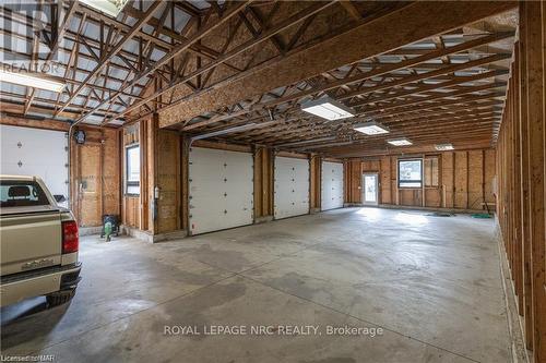 1613G Lookout Street, Pelham (662 - Fonthill), ON - Indoor Photo Showing Garage