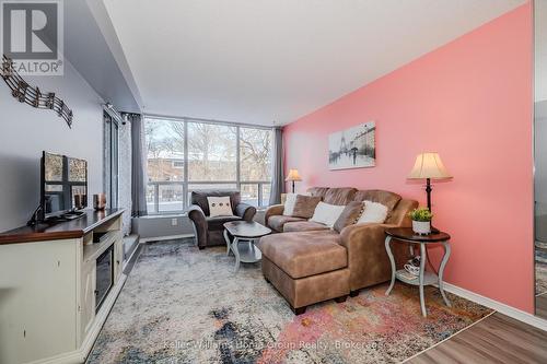 107 - 107 Bagot Street, Guelph (Onward Willow), ON - Indoor Photo Showing Living Room